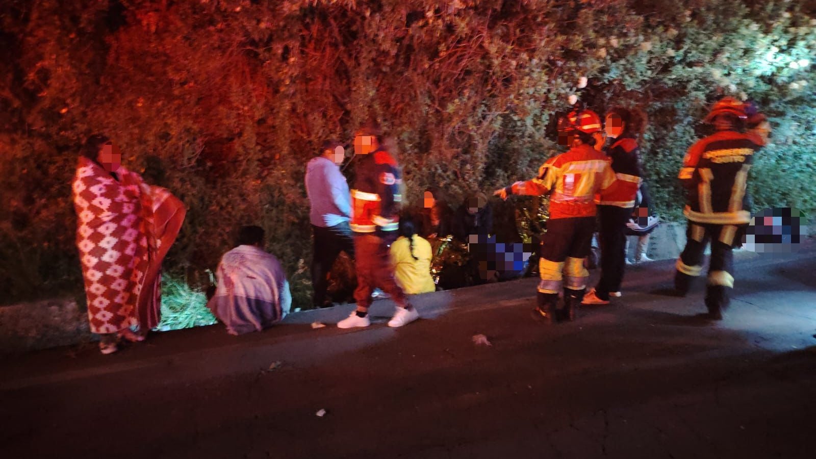 Volcamiento de bus interprovincial en la vía Pifo – Papallacta