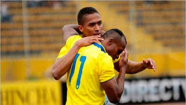 LUis Antonio Valencia y Christian Benítez con La Tri