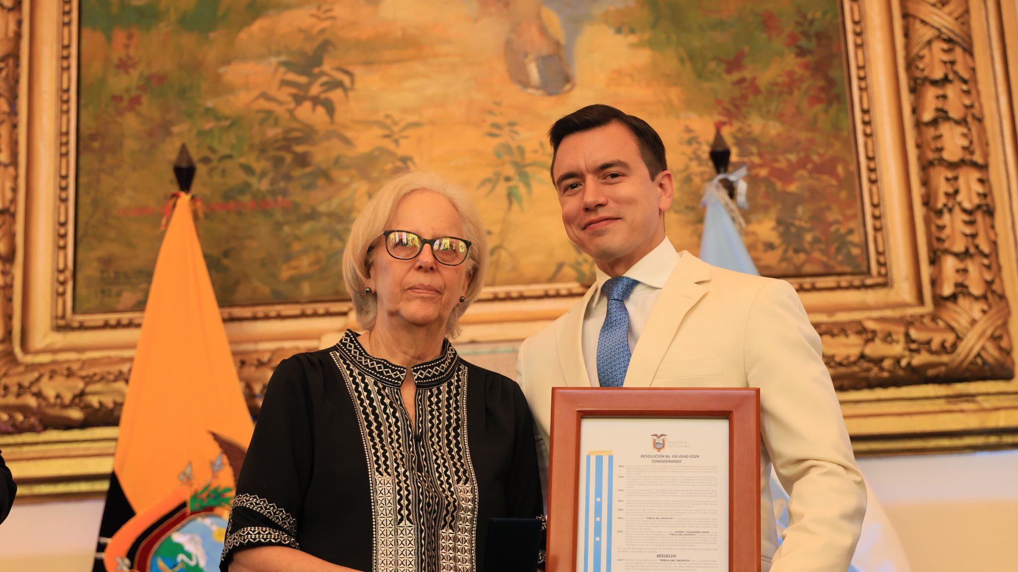 Daniel Noboa hizo una condecoración post mortem a Johnny Czarninsky en sesión solemne