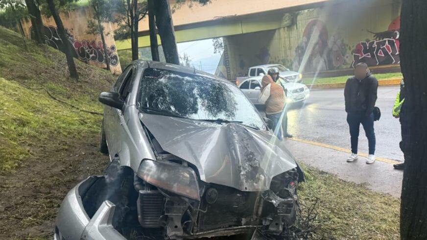 Robo a local de comida rápida en Quito termina en persecución y fuga de delincuentes