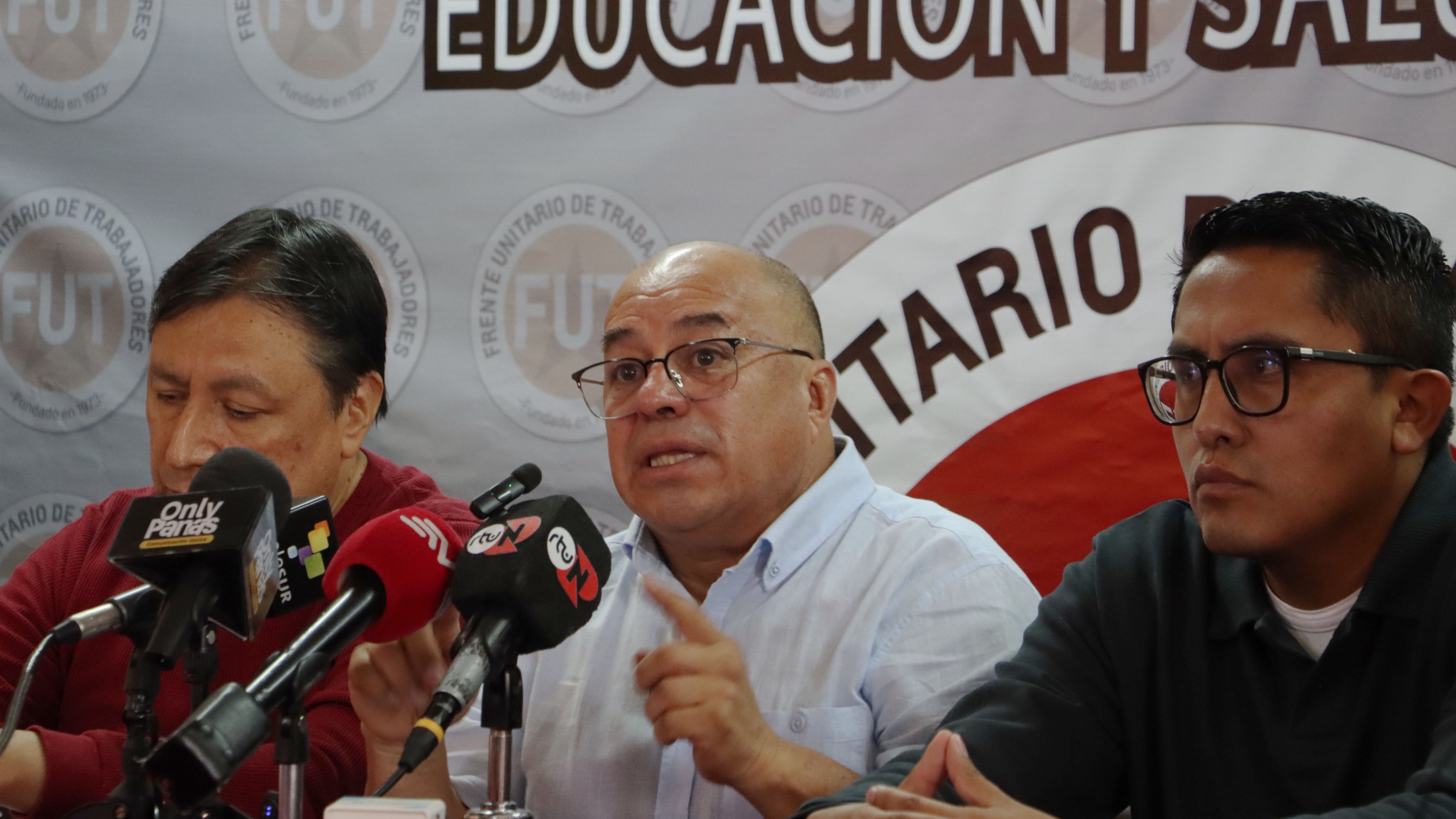 Sindicatos de trabajadores piden un aumento de USD 105 al Salario Básico Unificado