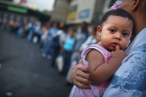 “Aquí no se puede vivir”:  el calvario de una mujer embarazada en Venezuela