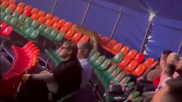 VIDEO: Tigre salta hacia el público durante función de circo en Rusia - Fuente: Video de X