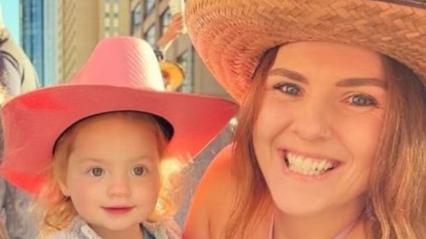 Grabó el momento exacto en que descubrió que su hija había quedado ciega