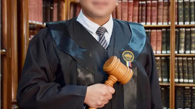 Exconjuez nacional es procesado por presunto acoso sexual a exservidora judicial en Quito