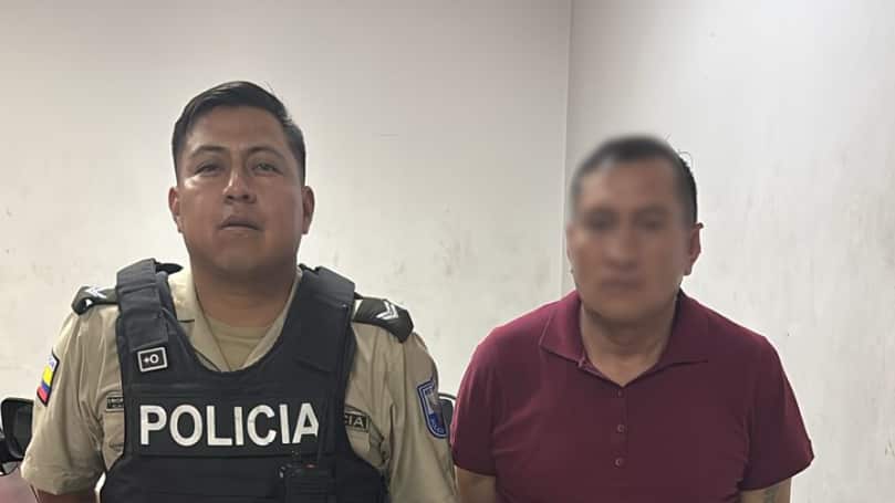 Se hizo pasar por policía para exigir dinero a cambio de “ayudar” a un familiar con un supuesto problema legal en Quito