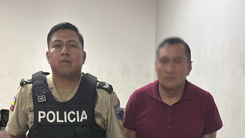 Se hizo pasar por policía para exigir dinero a cambio de “ayudar” a un familiar con un supuesto problema legal en Quito