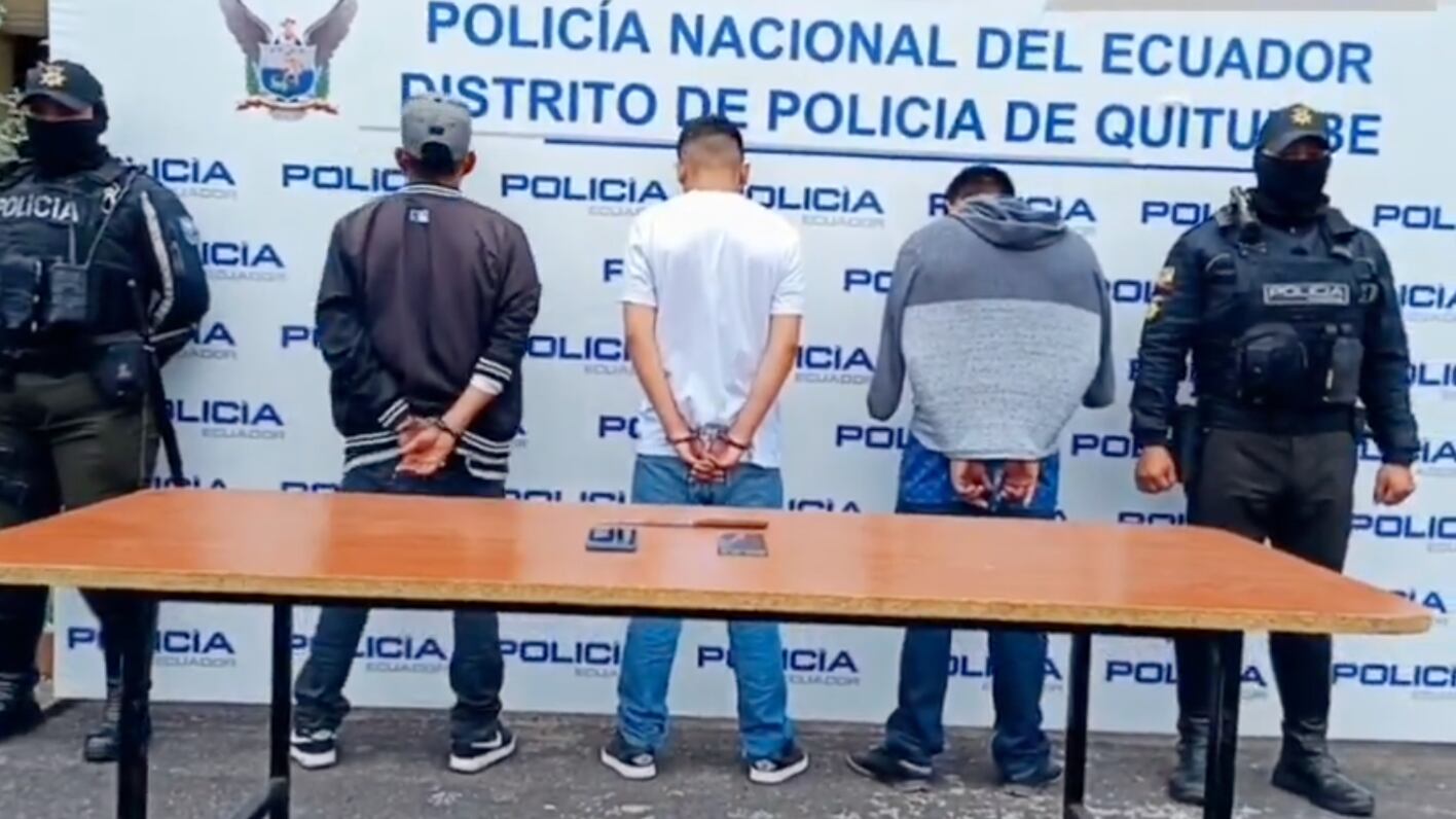 Sujetos son capturados tras ejecutar violento asalto en un bus al sur de Quito