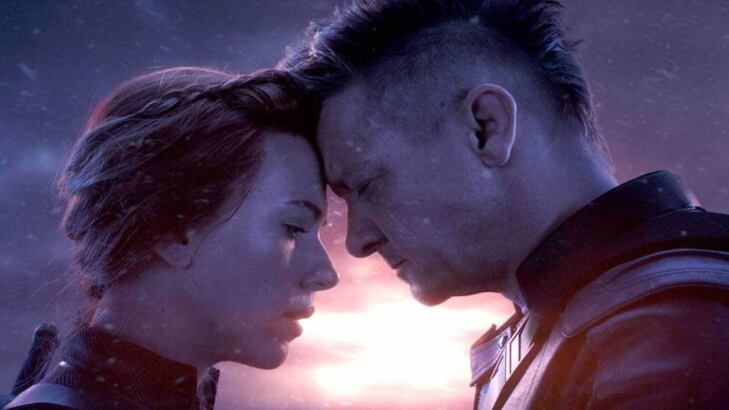 Scarlett Johansson cuenta cómo fue su visita a Jeremy Renner