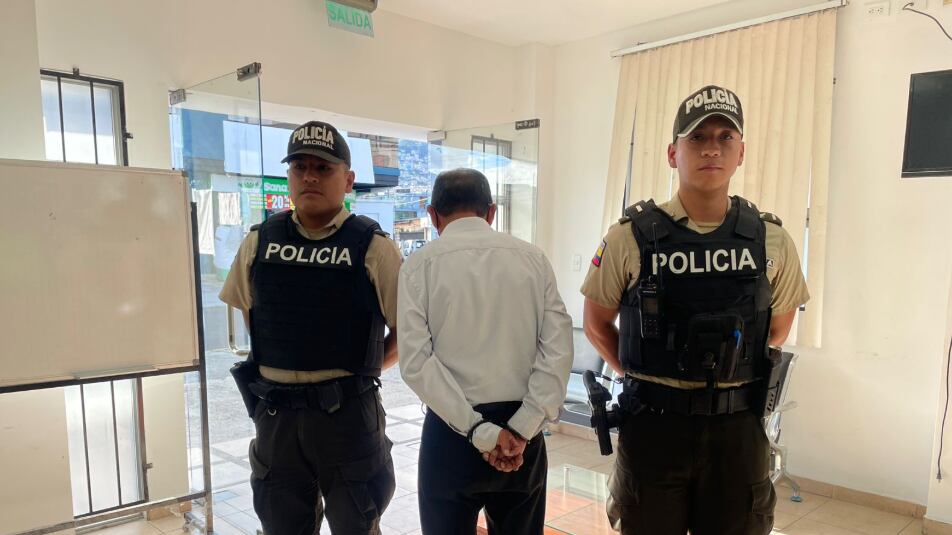 Ofrecía empleos falsos a cambio de dinero en parqueadero de centro comercial del sur de Quito