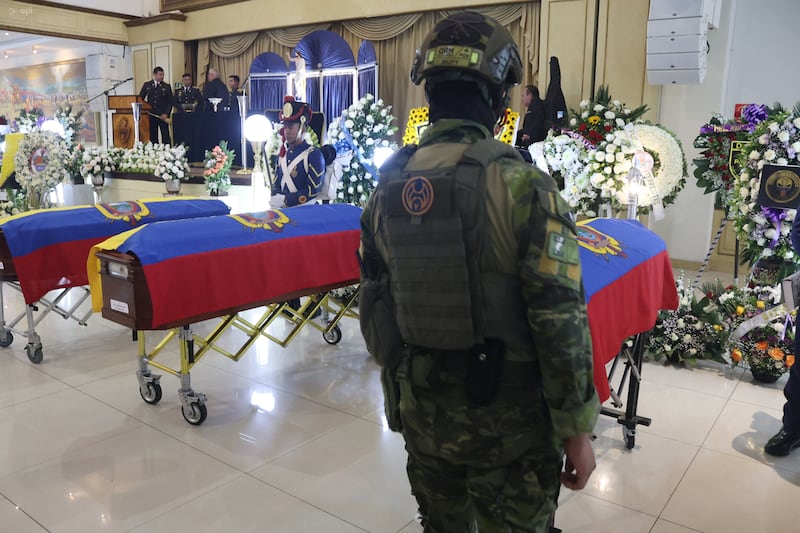 Fotos: el último adiós a los 11 militares asesinados en Alto Punino