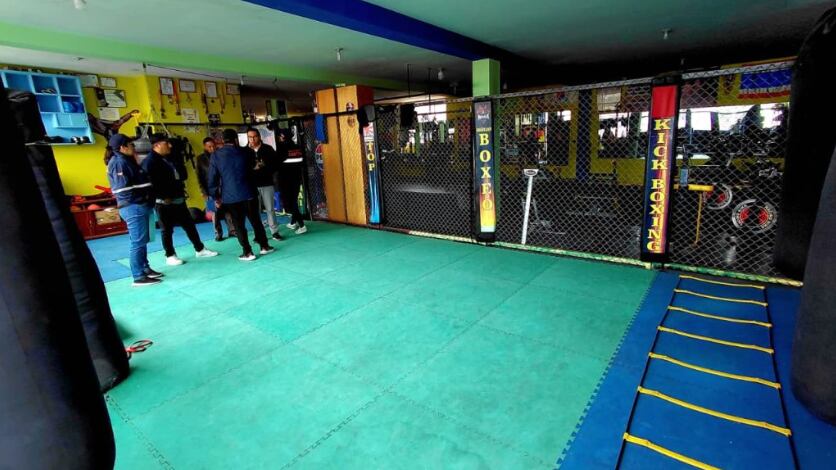 Clausuran gimnasio donde se realizaban peleas clandestinas en el norte de Quito: investigan la muerte de un adolescente. Foto: AMC