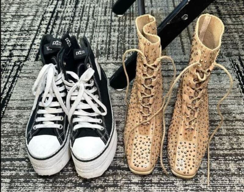 Accesorios que utilizó Shakira durante los MTV VMAs 2023 (fuente: Redes sociales)