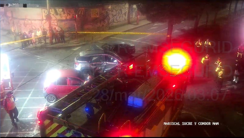 Accidente sobre la avenida Mariscal Sucre y calle Cóndor Ñan