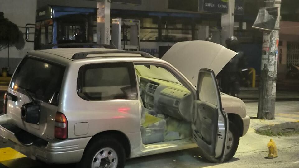 Un coche bomba cerca de una gasolinera en San Luis de Chillogallo, sur de Quito