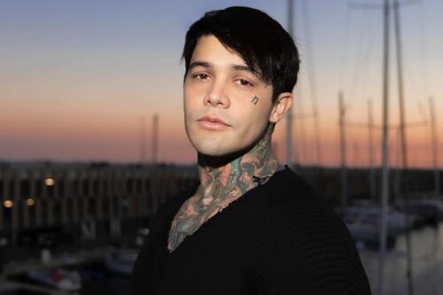 Escolta de Yeferson Cossio se dispara accidentalmente y el influencer vive momentos de pánico