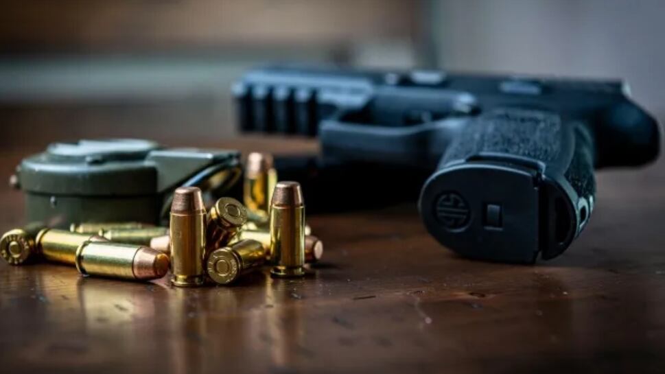 Le habrían robado el arma a un Policía en Quito