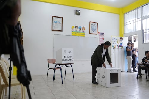 ¿A qué hora se conocerán los resultados del referéndum y consulta popular 2025?