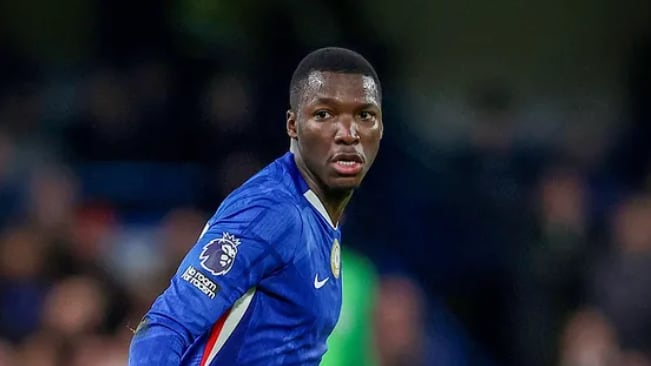 Moisés Caicedo demuestra que es uno de los mejores mediocampistas del mundo.