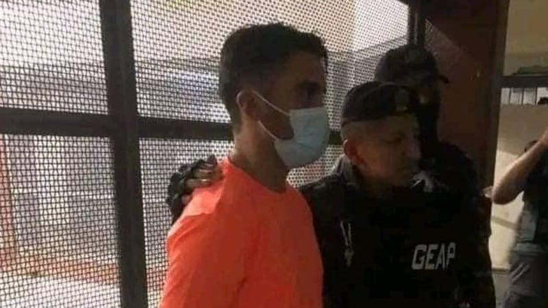 El expolicía asesino y enterró el cuerpo de su exposa.