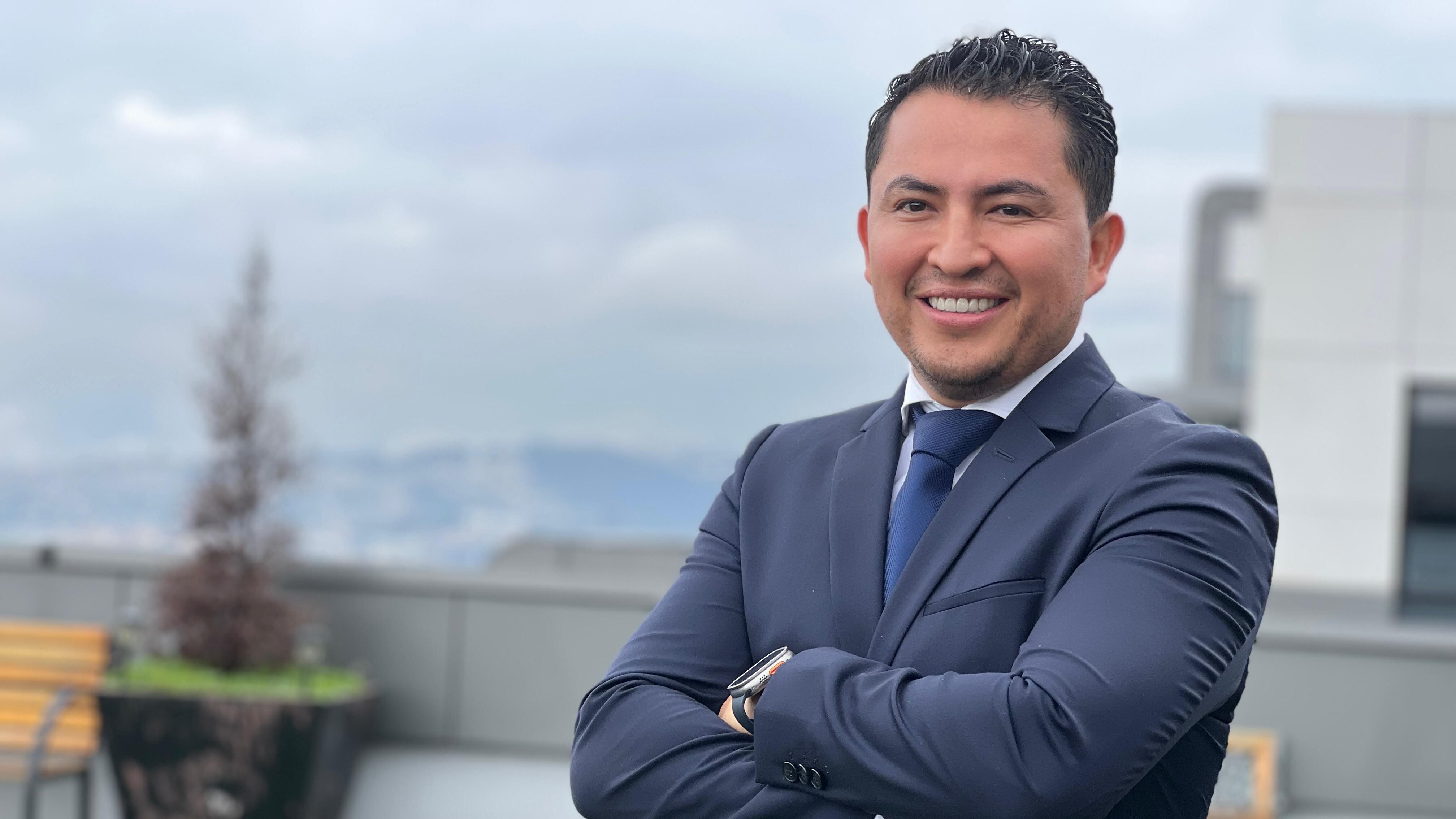 Clínica SOM introduce innovadora técnica MEGA de endoscopia bariátrica en Ecuador