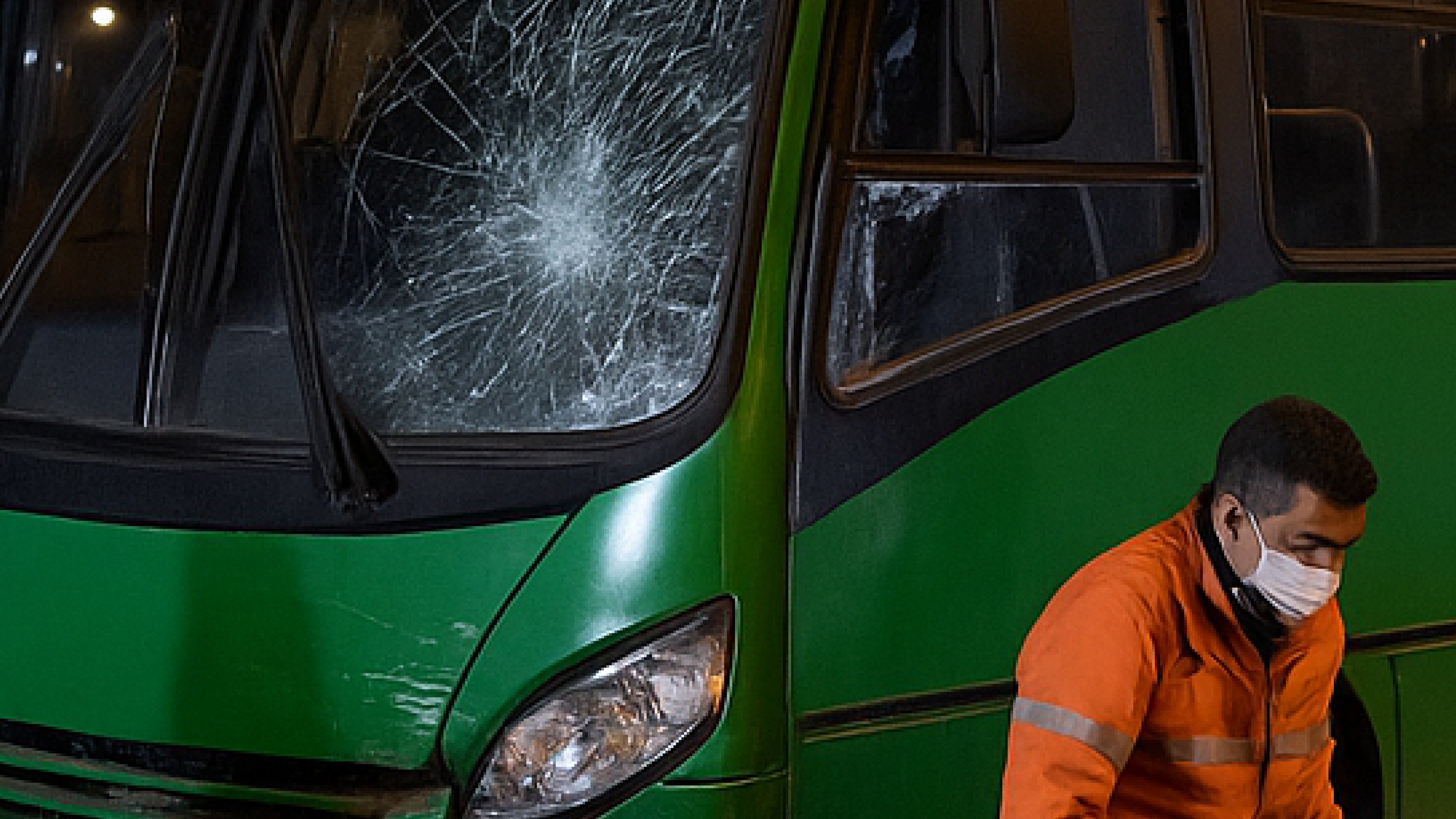 Quito: Asalto provoca accidente de bus en la av. Simón Bolívar