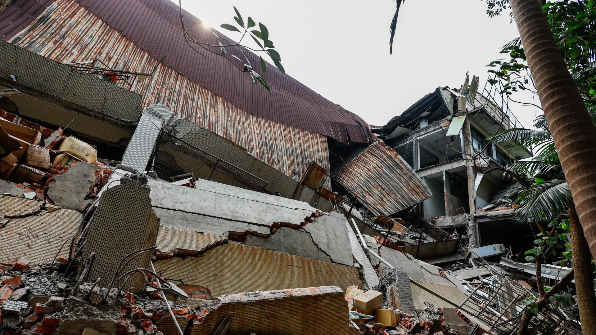Secuelas del terremoto de magnitud 7,5 cerca de Hualien