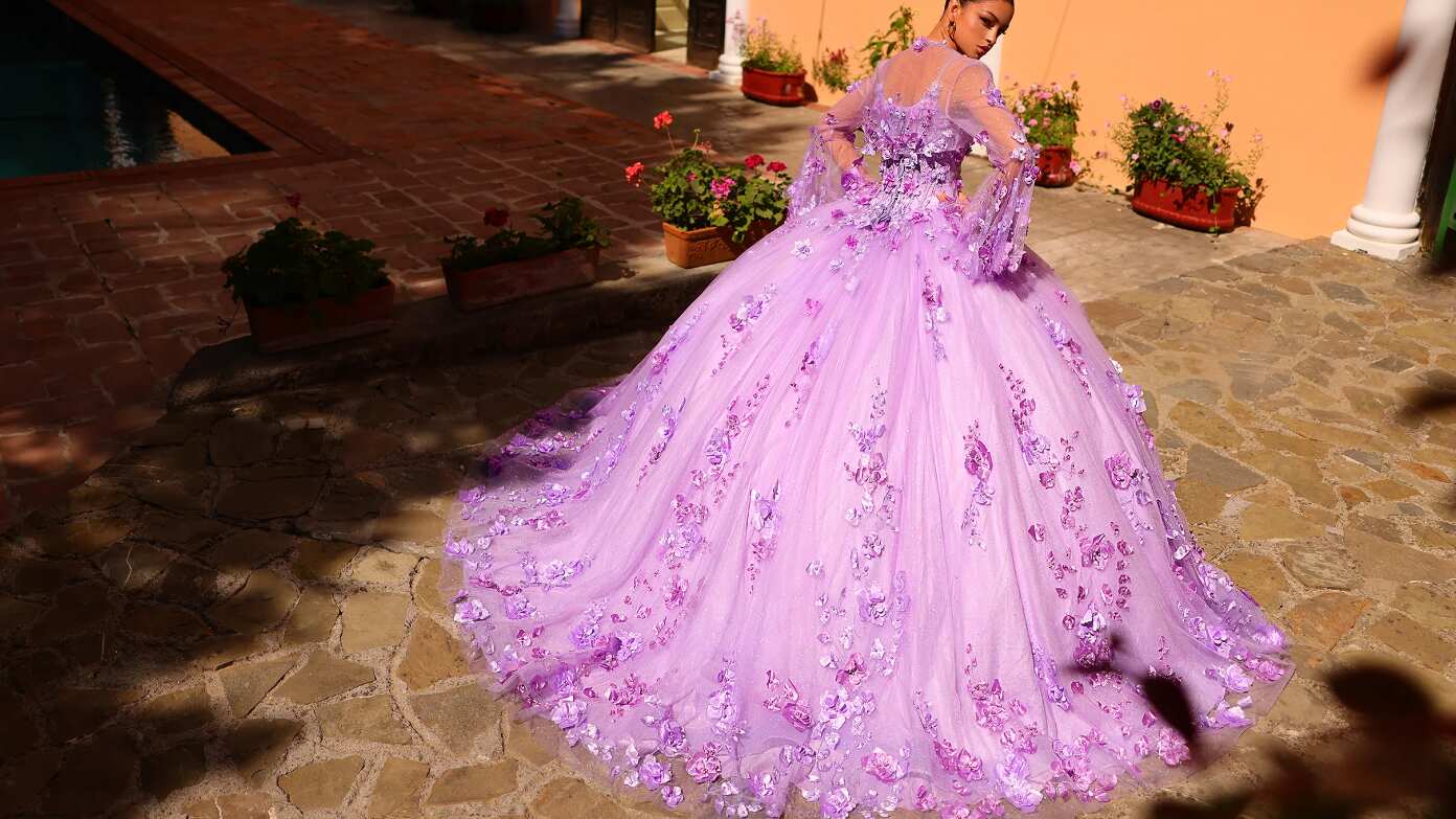 Padre cancela la fiesta de 15 años de su hija cuando se enteró que usa anticonceptivos