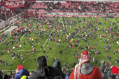 Lo que no viste: videos brutales de la noche violenta en Independiente vs U de Chile