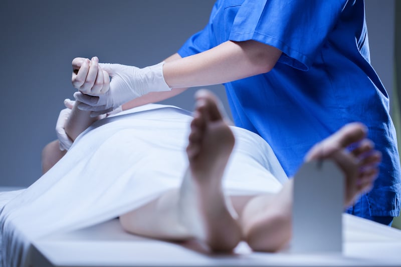 Fue declarada muerta y reapareció con vida en la morgue, pero falleció poco después