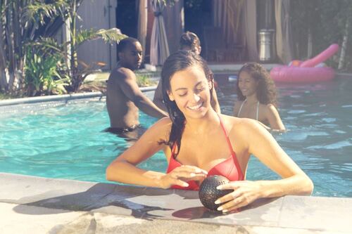 Cannonball: la bocina contra el agua para las fiestas en playas o albercas