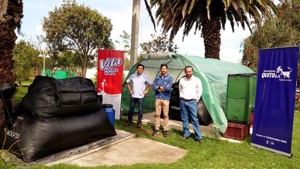 Directivos de Eco-Inventagri Latinoamérica y de Vita Alimentos, durante una jornada de capacitación.