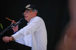 Colombia elevará del 30 % al 100 % los aranceles a las importaciones de Ecuador