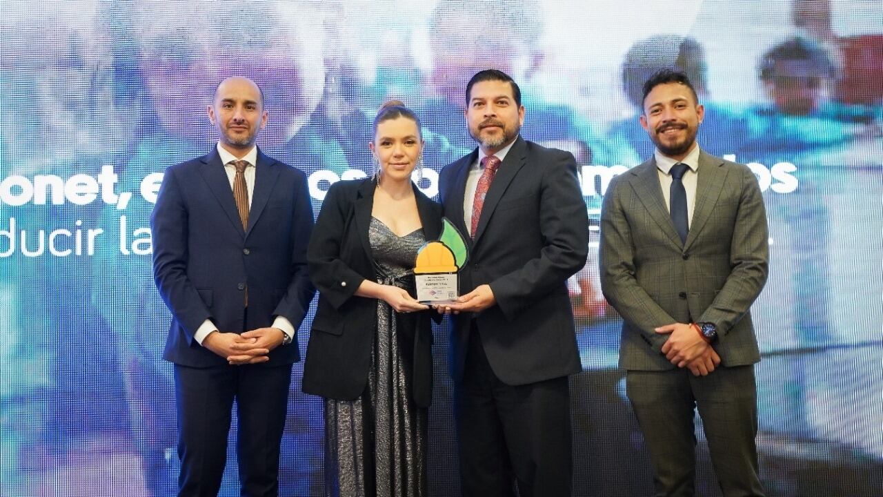 Reconocimiento Health & Safety 2025, otorgado por la Cámara de Comercio de Quito.