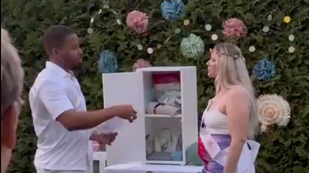 VIDEO: Hombre expone infidelidad de su pareja durante fiesta de revelación de sexo del bebé - Fuente: Video de X