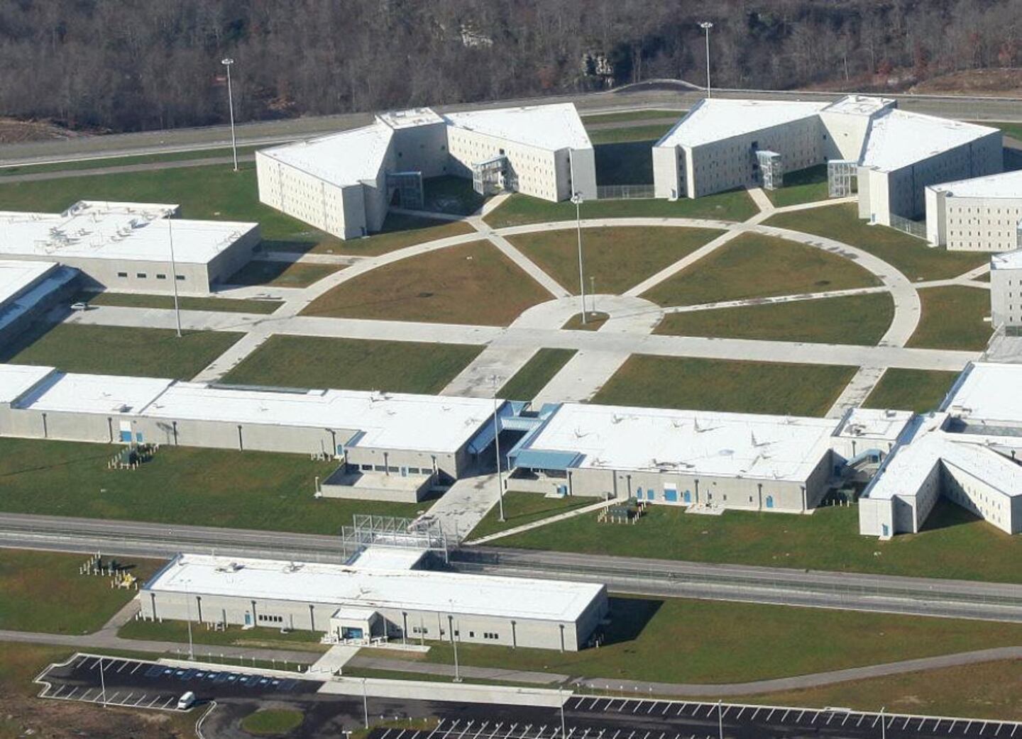 Así son las cárceles donde van los extraditados por narcotráfico