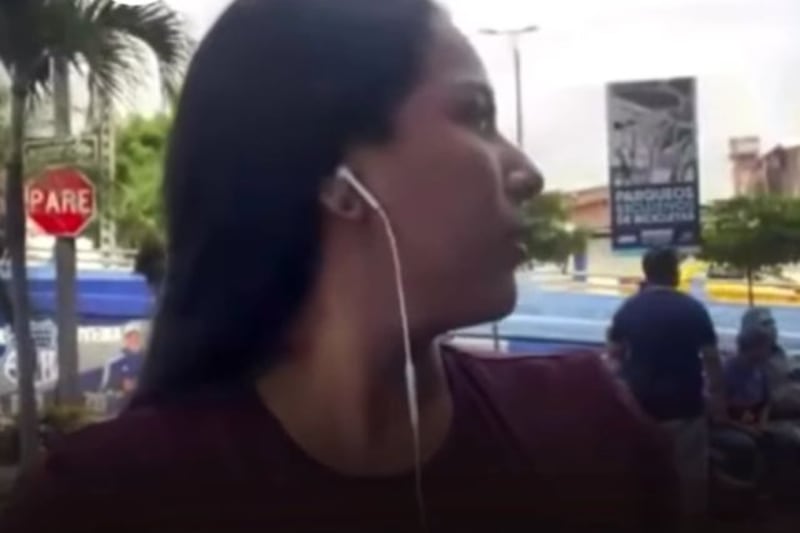 Asalto en vivo afuera del Capwell: robo y disparo quedaron registrados en plena transmisión