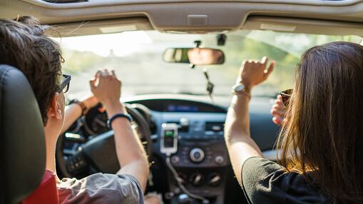 Géneros musicales para escuchar en un viaje a la playa
