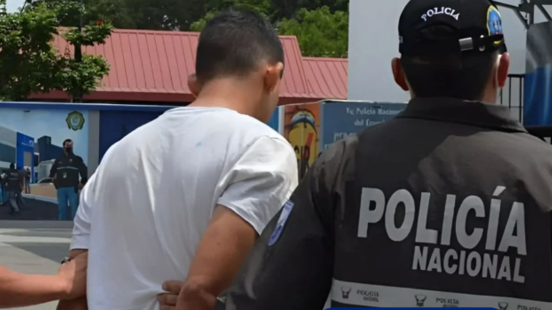 Policía antinarcóticos habría pedido USD 3.000 a aprehendido antes de ingresarlo a la Unidad de Flagrancia en Quito