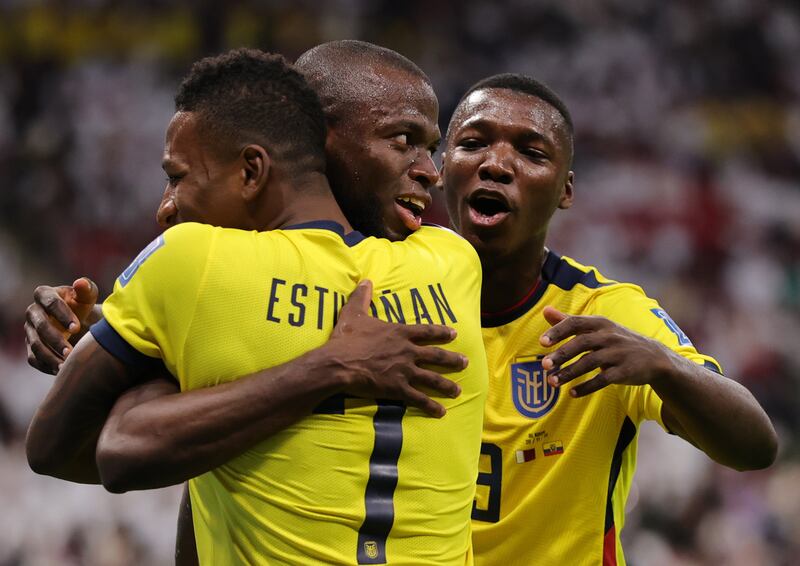 Enner Valencia celebrando con Pervis Estupinan