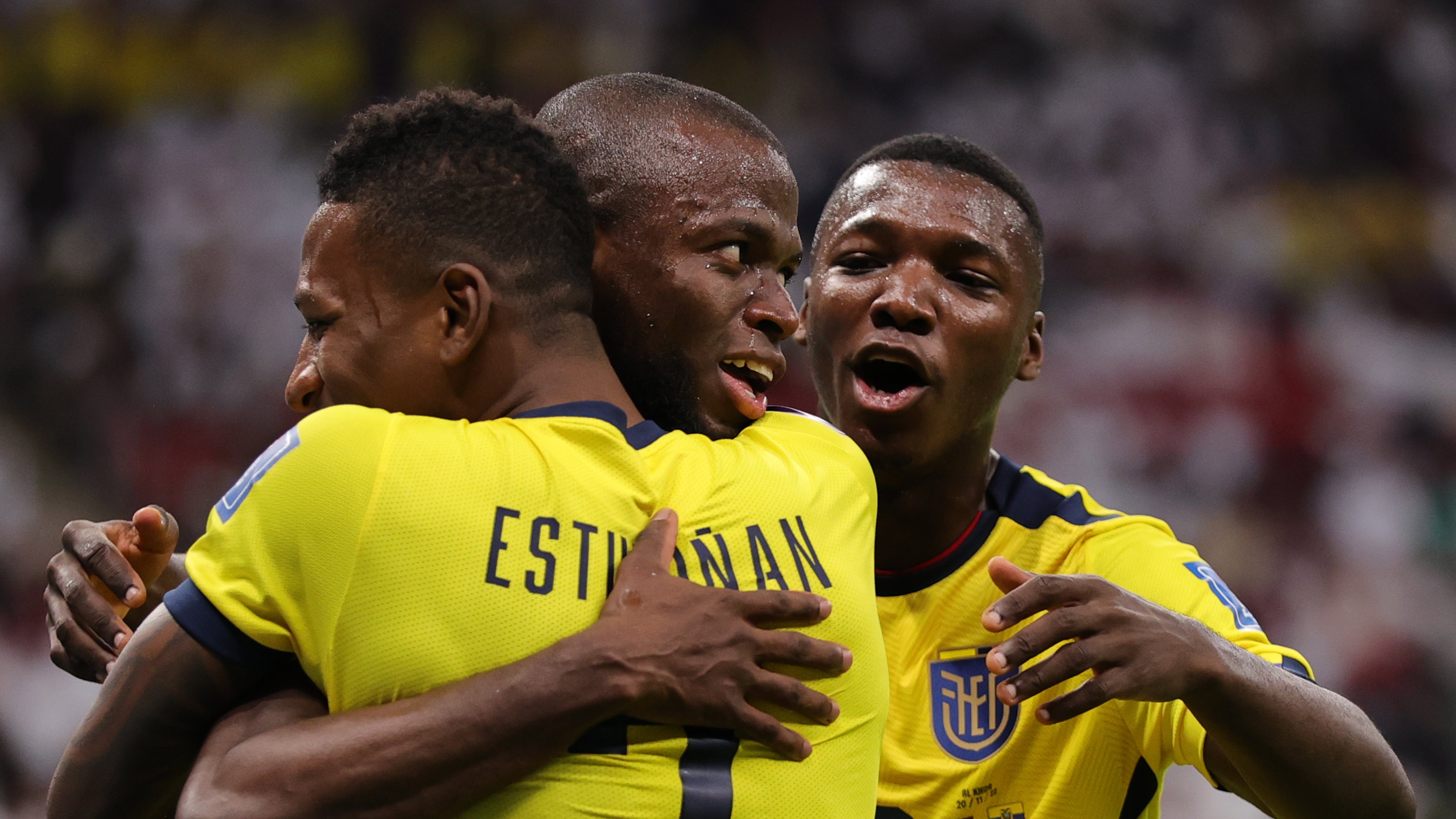 Enner Valencia celebrando con Pervis Estupinan