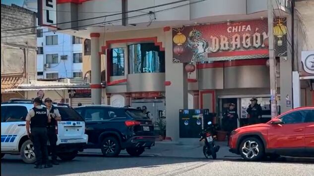 Asesinan a tres personas al interior de un chifa en Machala