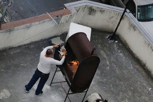 Daniel Noboa explica por qué Ecuador expulsó al embajador de Cuba y a su misión diplomática