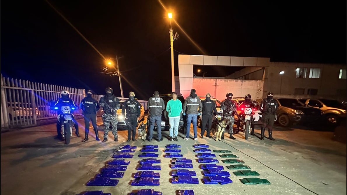 Policía Nacional decomisa un millón de dosis de cocaína