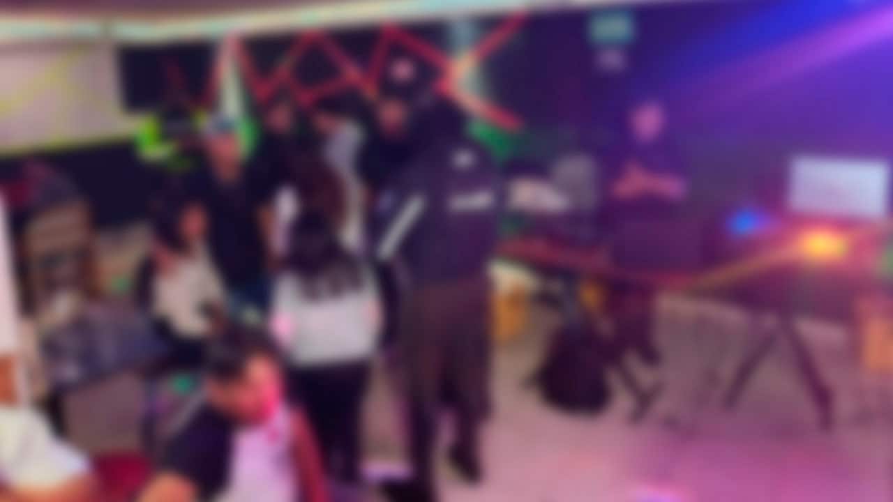 Sujeto arrojó una botella en la cabeza de un policía en los exteriores de una discoteca en Quito