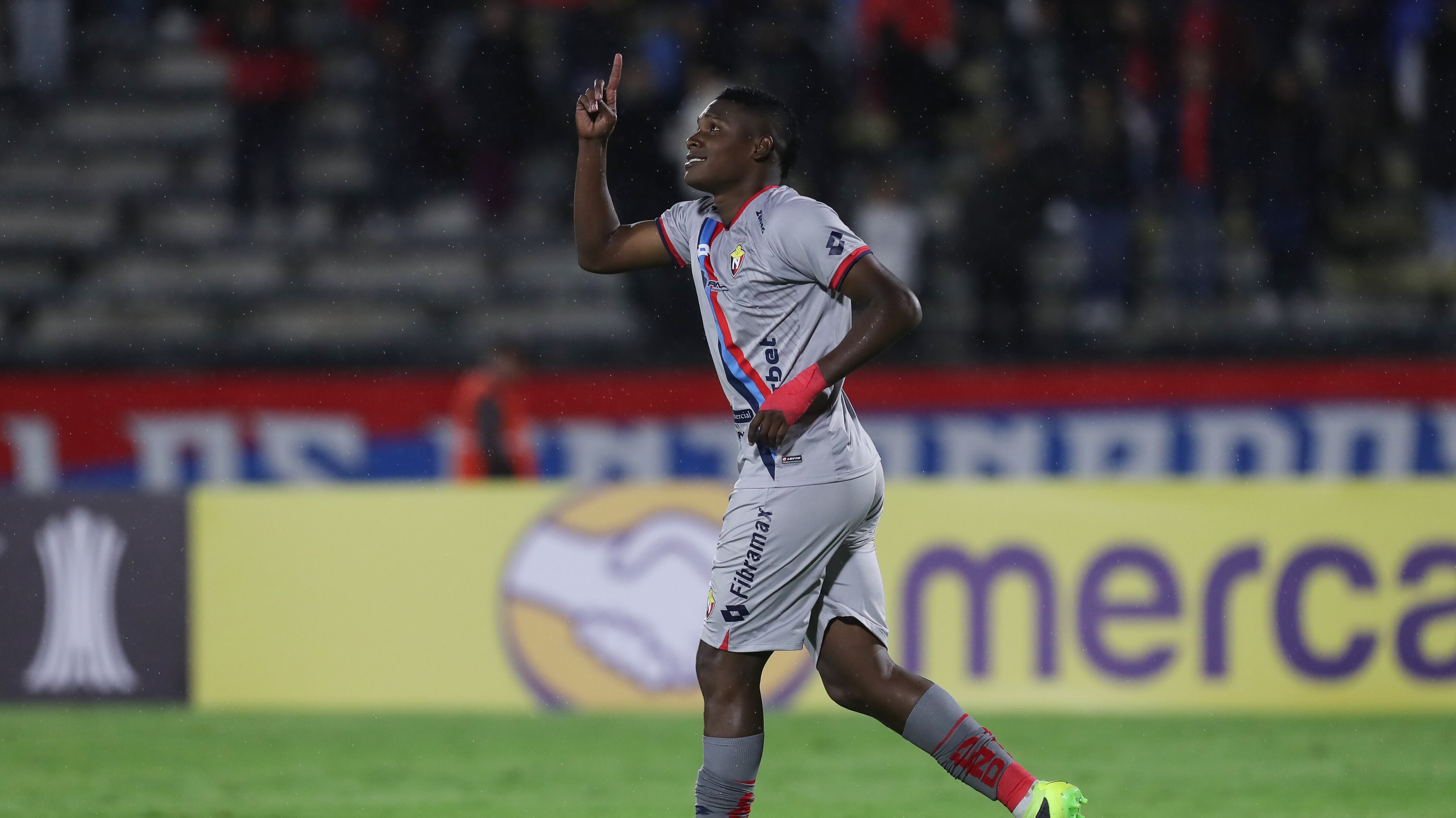 Muere el futbolista del Mushuc Runa Marcos Olmedo en un accidente de tránsito en Ecuador