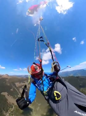VIDEO: Paracaidista sobrevivió de milagro tras impactar contra un avión en pleno vuelo - Fuente: Video de X