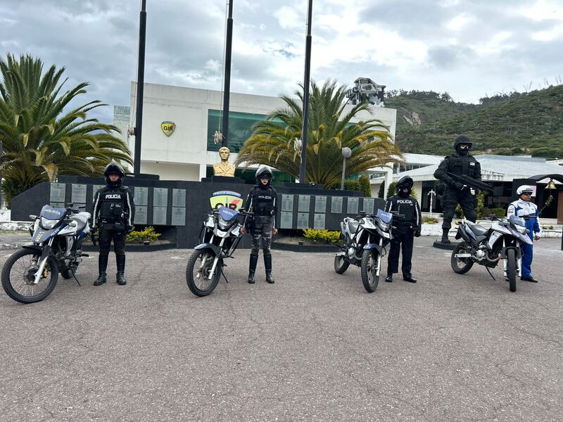 70 policías culminan curso de tácticas motorizadas en Quito y reforzarán patrullaje