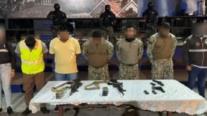 Militares y guardias habrían contaminado un contenedor de atún con casi media tonelada de cocaína en Guayaquil