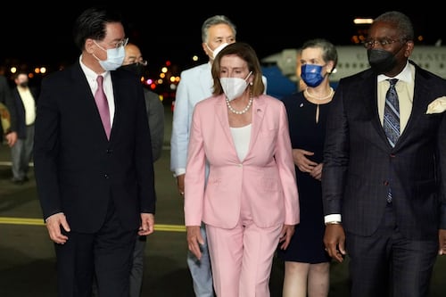 Nancy Pelosi aterriza en Taiwán y China amenaza con “acciones militares selectivas”